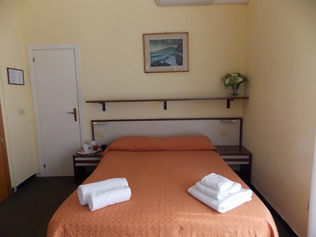 Hotel Arco Del Sole Lavagna Kamer foto