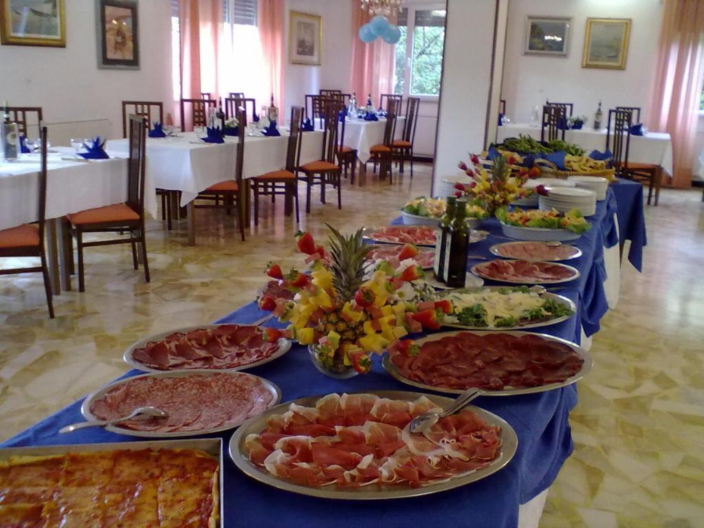 Hotel Arco Del Sole Lavagna Buitenkant foto