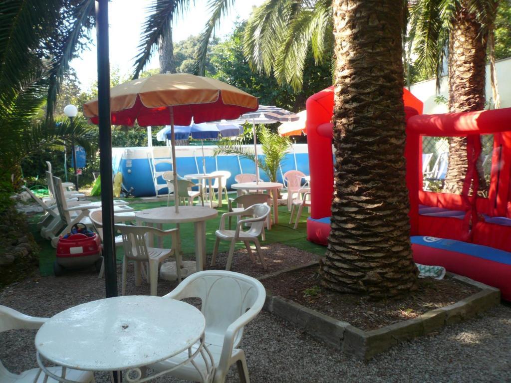 Hotel Arco Del Sole Lavagna Buitenkant foto