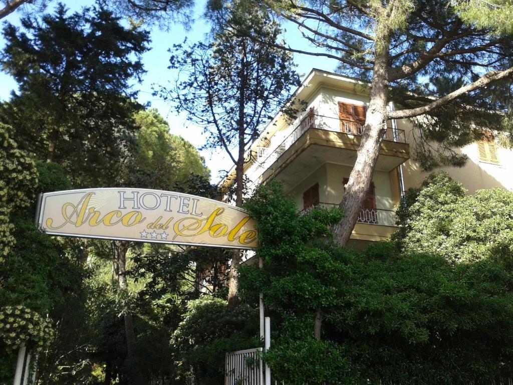 Hotel Arco Del Sole Lavagna Buitenkant foto